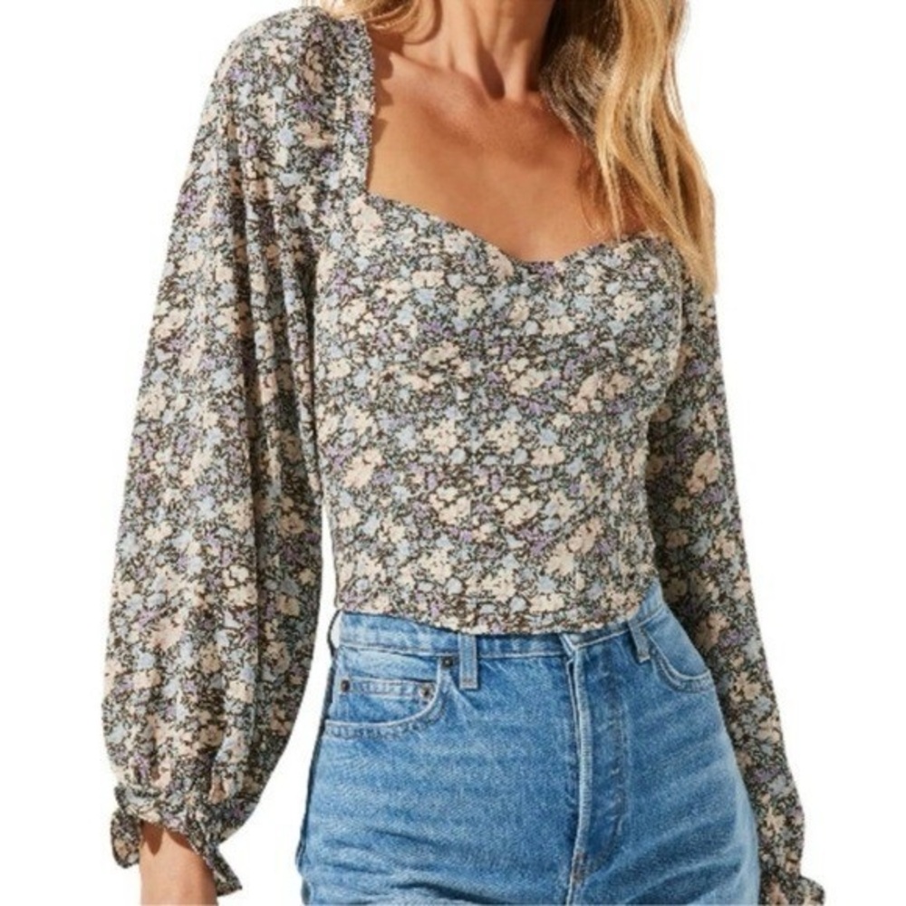 Astr White Smocked Balloon Sleeve Crop Blouse